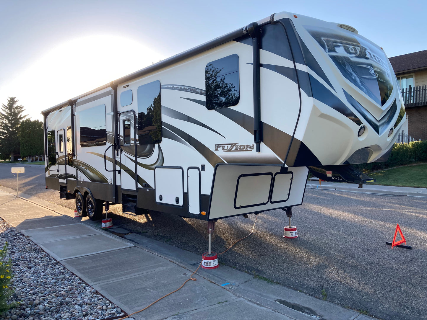 RV EXTERIOR WASH & WAX